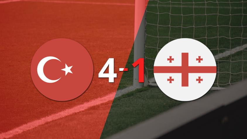 Georgia cayó 1-4 ante Turquía con dos goles de Merih Demiral