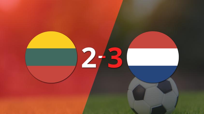 Con doblete de Memphis Depay, Países Bajos derrotó a Lituania