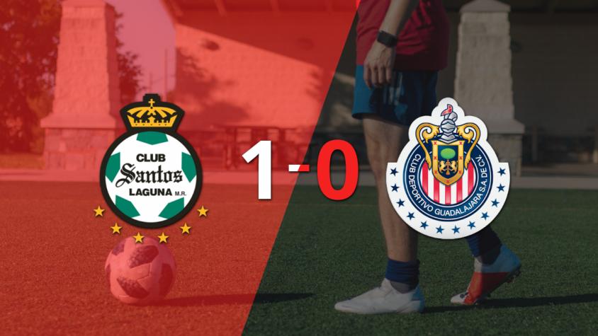 Chivas no pudo con Santos Laguna y cayó 1-0 por un penal