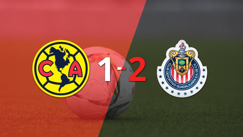 Chivas fue superior al vencer 2 a 1 a Club América y quedarse con el Clásico de Clásicos con gol agónico
