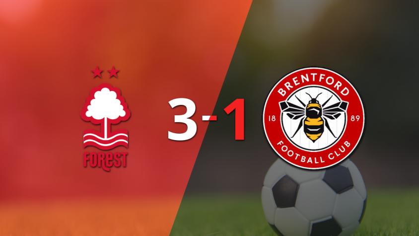 Doblete de Chris Wood guió el triunfo de Nottingham Forest sobre Brentford