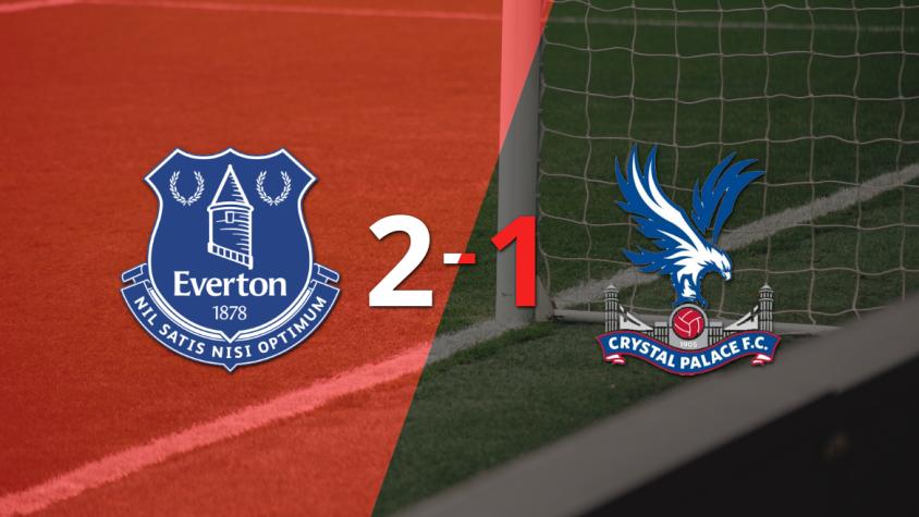 Everton lo dio vuelta ante Crystal Palace y venció por 2 a 1 con gol agónico