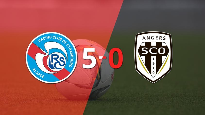 Los dobletes de Martial Godo y Joaquín Panichelli llevan a RC Strasbourg a la victoria 5-0 sobre Angers